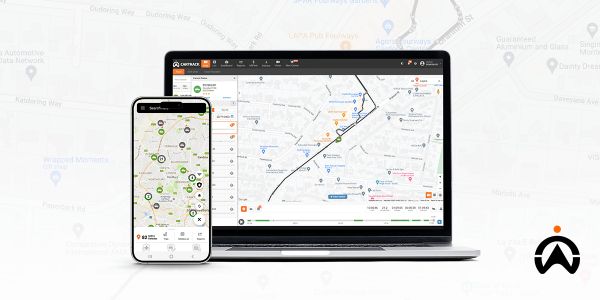 Tampilan peta rute dan sistem monitoring GPS tracker pada layar laptop serta hp.