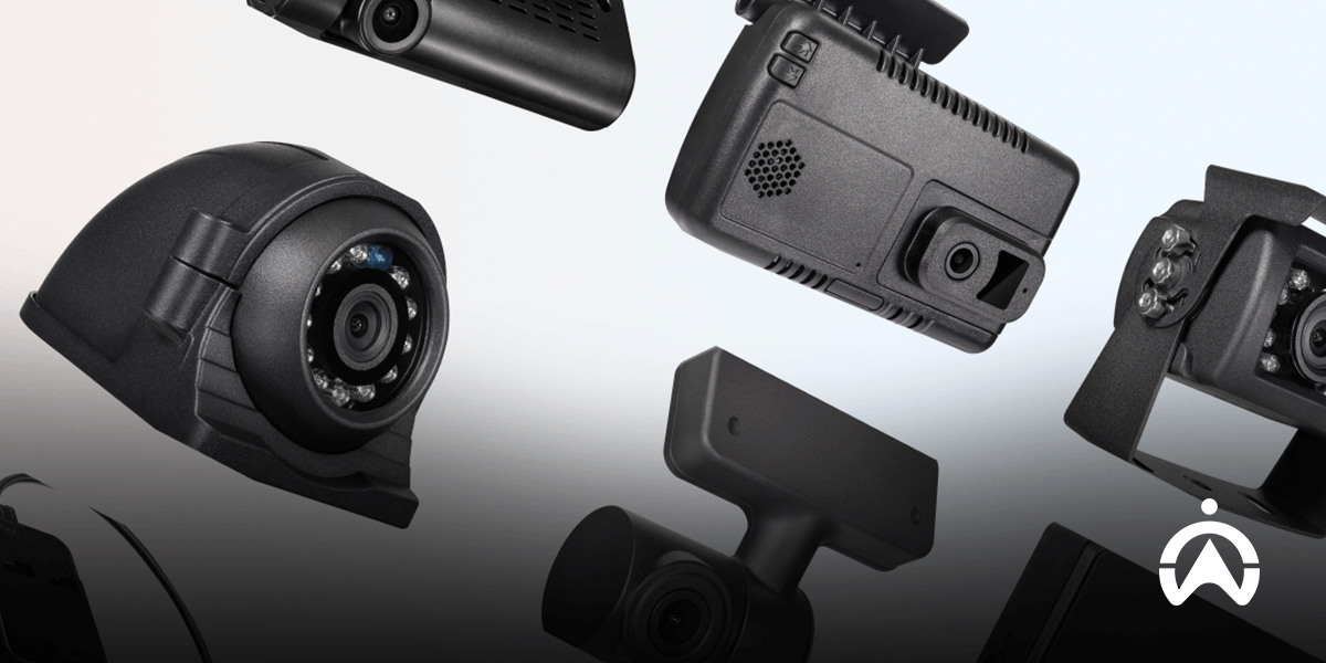 Berbagai pilihan kamera dashcam hitam yang digunakan untuk mendukung sistem dan fitur ADAS mobil.