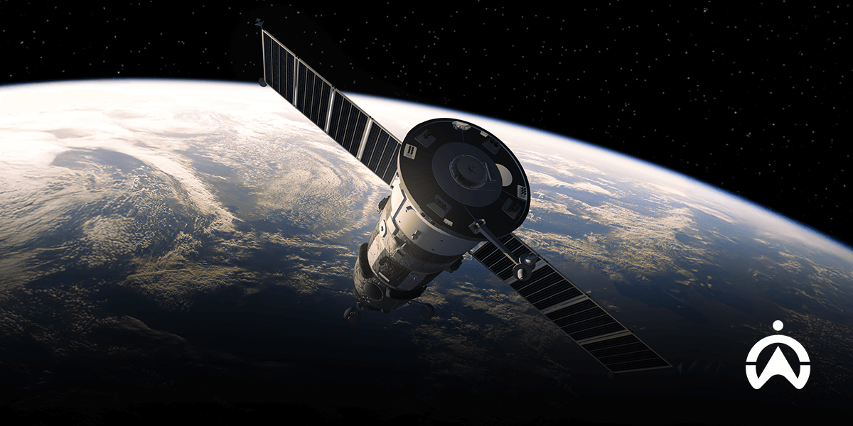 Satelit pemantau bumi dengan panel surya yang mendukung sistem jaringan GPS untuk mobil pribadi terbaik.